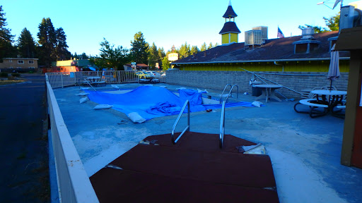 Howard Johnson by Wyndham South Lake Tahoe - Thumbnail