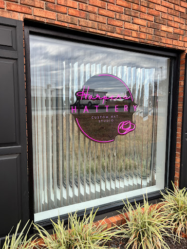 Harper’s Hattery Logo