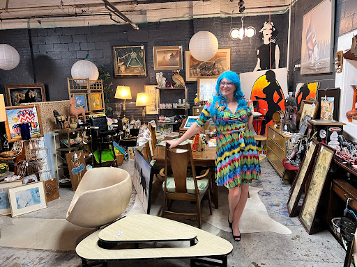 Fleur De Flea Vintage Market - Thumbnail