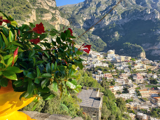 La Grotta Parcheggio Gallery - Italy