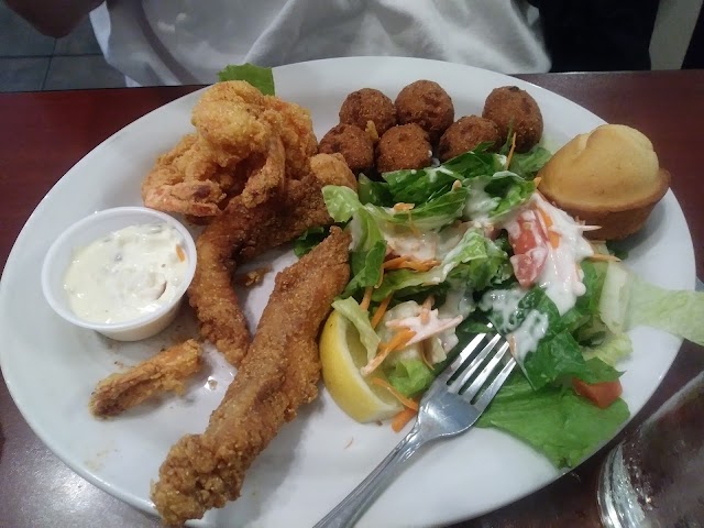 Sandra Dee's Bar-B-Que & Seafood