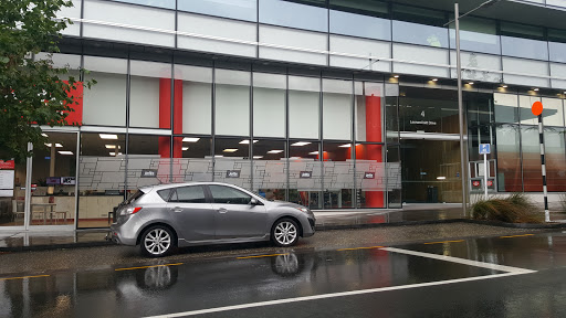 Jetts Auckland Airport Gallery - New Zealand