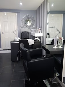 One Two 7 Hair & Beauty bath