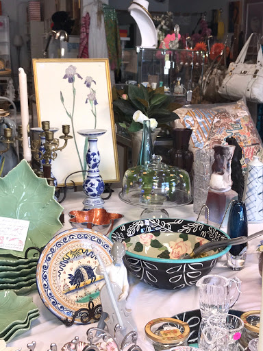 Tiburon Thrift Shop - Thumbnail