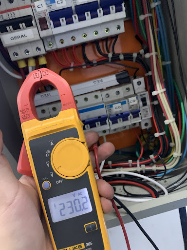 Leonardo Eletricista - Instalação e Manutenção Elétrica Residencial e Comercial