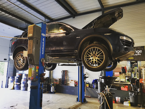 GARAGE LEMAN PNEU Logo