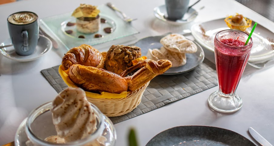 Utopia Bar & Restaurant by null