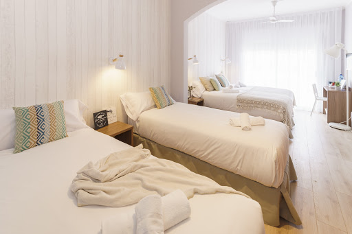 BYPILLOW Mumm | Hotel en la playa de Vilanova i la Geltrú - Thumbnail
