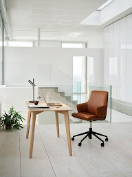 Photo n°30 de Espace Stressless Chailly-en-Bière - Fauteuil relax - Canapés à Chailly-en-Bière (Magasin de meubles de bureau)