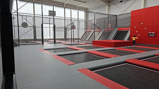 Bambooo parc de jeux, de trampolines & lasergame - Thumbnail
