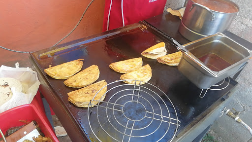 Menudo Y Tacos De Barbacoa "Los Pinedo"