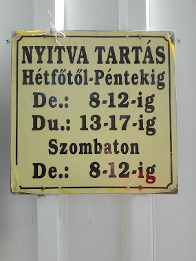 Táp-takarmánybolt, Author: Attila Tóth