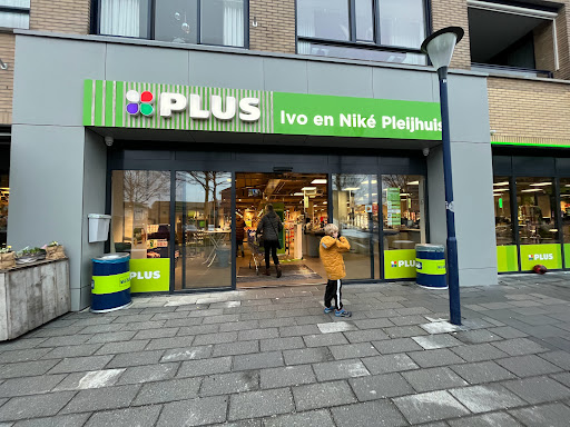 PLUS Ivo en Niké Pleijhuis Logo