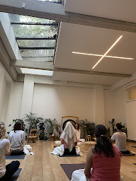 Photo n°20 de Le Centre Element Paris - Yoga Pilates & Méditation - Soins Énergétiques - Boutique à Paris (Programme de bien-être)