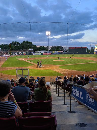 Cedar Rapids Kernels - Visual