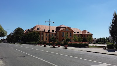 Photos of Polg&aacute;rmesteri Hivatal