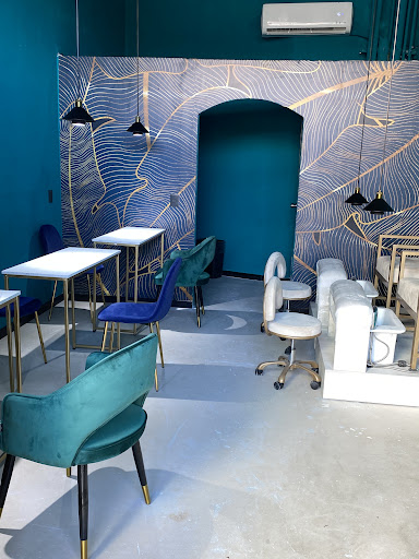 Esmalta Unique Nail Studio