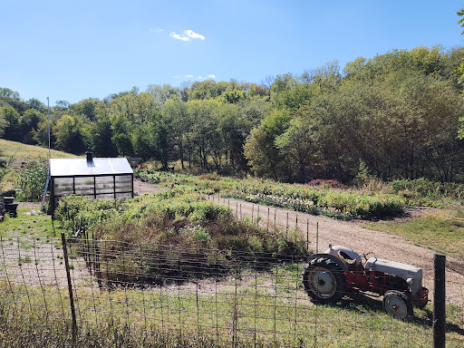 Howlin Hollar Farm - Thumbnail