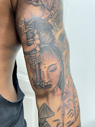 Photo n°10 de TATTOO PLACE à Orléans (Tatoueur)
