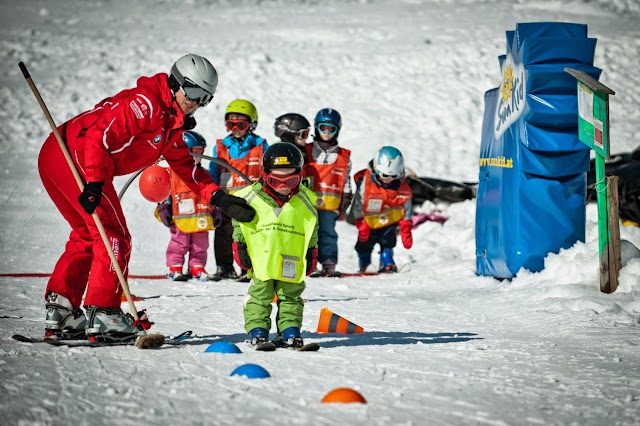 grindelwaldSPORTS AG Schweizer Schnee- und Bergsportschule