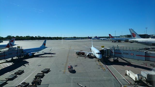 Aéroport international Pierre-Elliott-Trudeau de Montréal