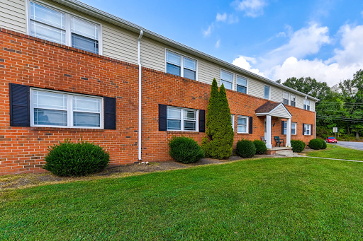 Summit Pointe Apartments