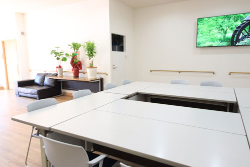 障がい者生活介護イルカの夢