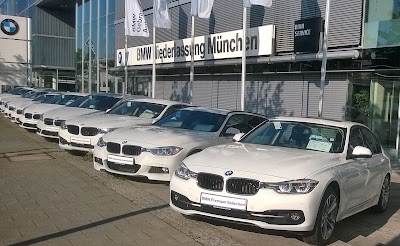 Photos of BMW Niederlassung M&uuml;nchen Filiale Fr&ouml;ttmaning