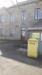 Photo n°3 de La Poste Agence Communale à Commer (Poste)