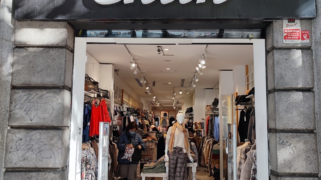 Chun, Femenina - Tienda De Ropa Para en Madrid