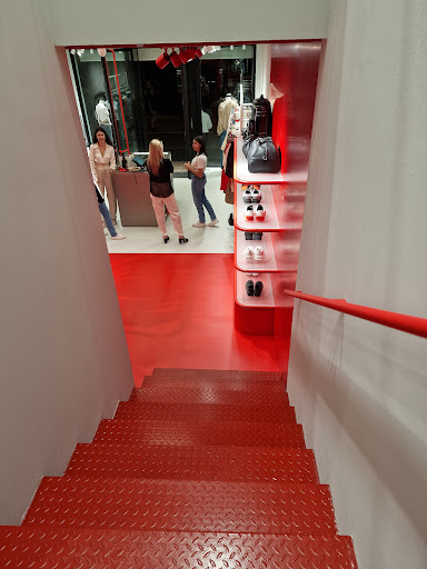 DIESEL STORE MARBELLA PUERTO BANÚS - Thumbnail