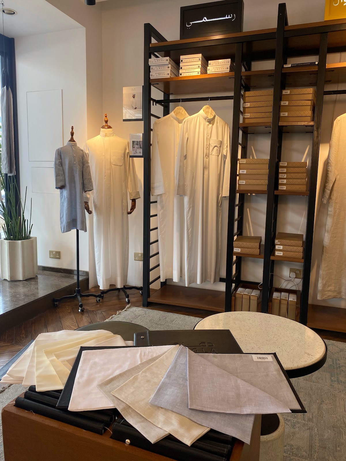 Woman tailor b9 - صورة 4