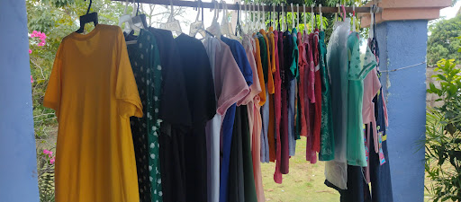 "2001" Store - Visual