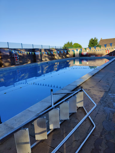Chipping Norton Lido - Thumbnail