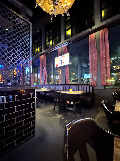 Browns Socialhouse Eastgate Gallery - Canada