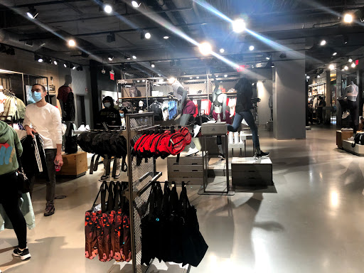 adidas Store New York, Queen's Center - Thumbnail
