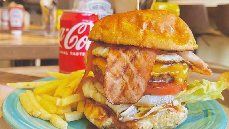 Nine9 Style hamburger & bar