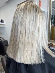 Photo n°10 de Déesse Academy à Saint-Victoret (Salon de coiffure)