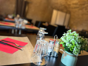 Photo n°19 de Bar-Restaurant Le Beffroy à Cornillon-Confoux (Restaurant de spécialités provençales)