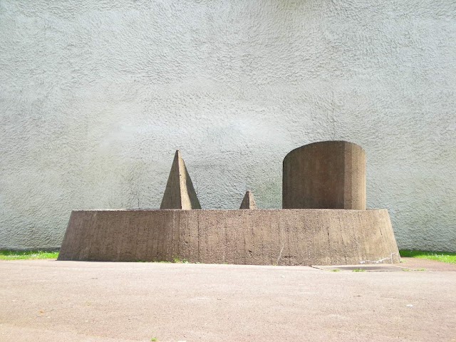 Colline Notre-Dame du Haut by le Corbusier