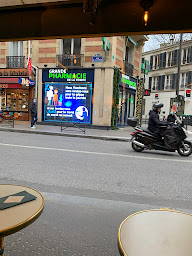 Photo n°12 de 💊 GRANDE PHARMACIE DE LA POMPE l Rue de la Pompe l Paris 16ème à Paris (Pharmacie vétérinaire)