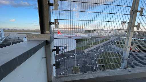 Parkplatz Flugplatz - Visual