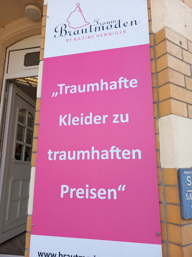 Traum-Brautmoden "Stark in großen Größen" Braut-Bräutigam-und Festmode und jetzt neu mit "Trauringstudio" - Thumbnail