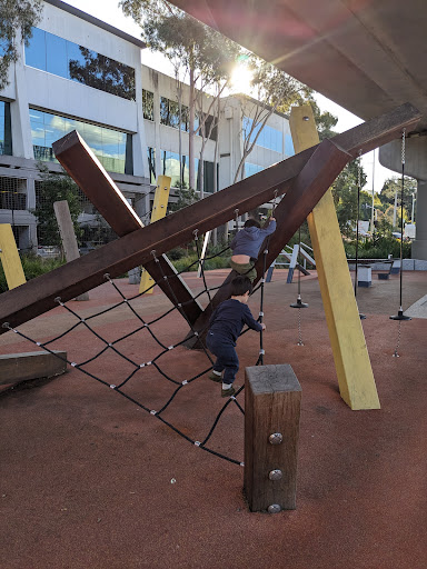 Toorak Road Rail Bridge Outdoor Gym - Thumbnail