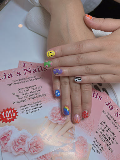 Lia’s Nail - Visual