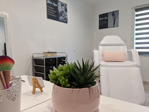 Photo n°4 de Chez Elodie à Lespignan (Salon de manucure)