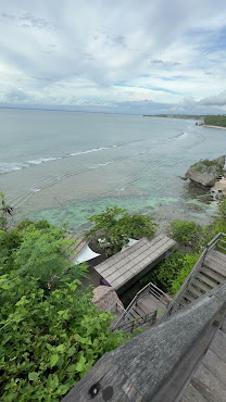 Ulu Cliffhouse by null