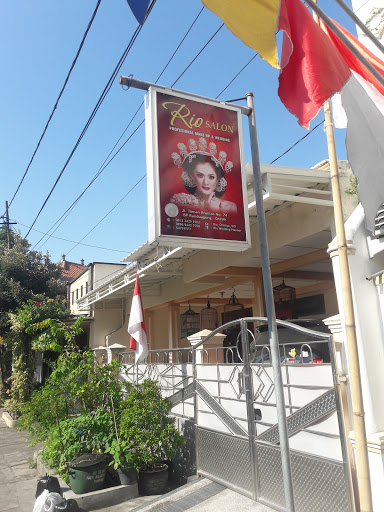 Rio Salon Profesional Makeup & Wedding.