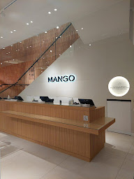Photo n°9 de Mango à Bordeaux (Magasin de vêtements pour femmes)