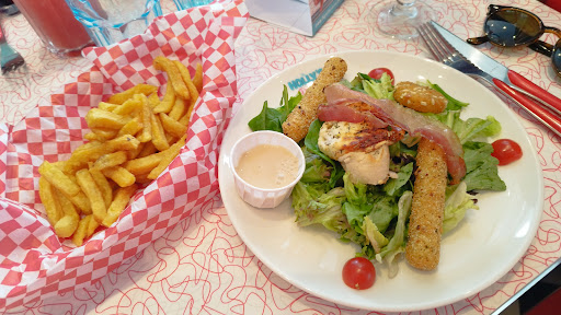 Photo 2 - Burger Mont Mercure